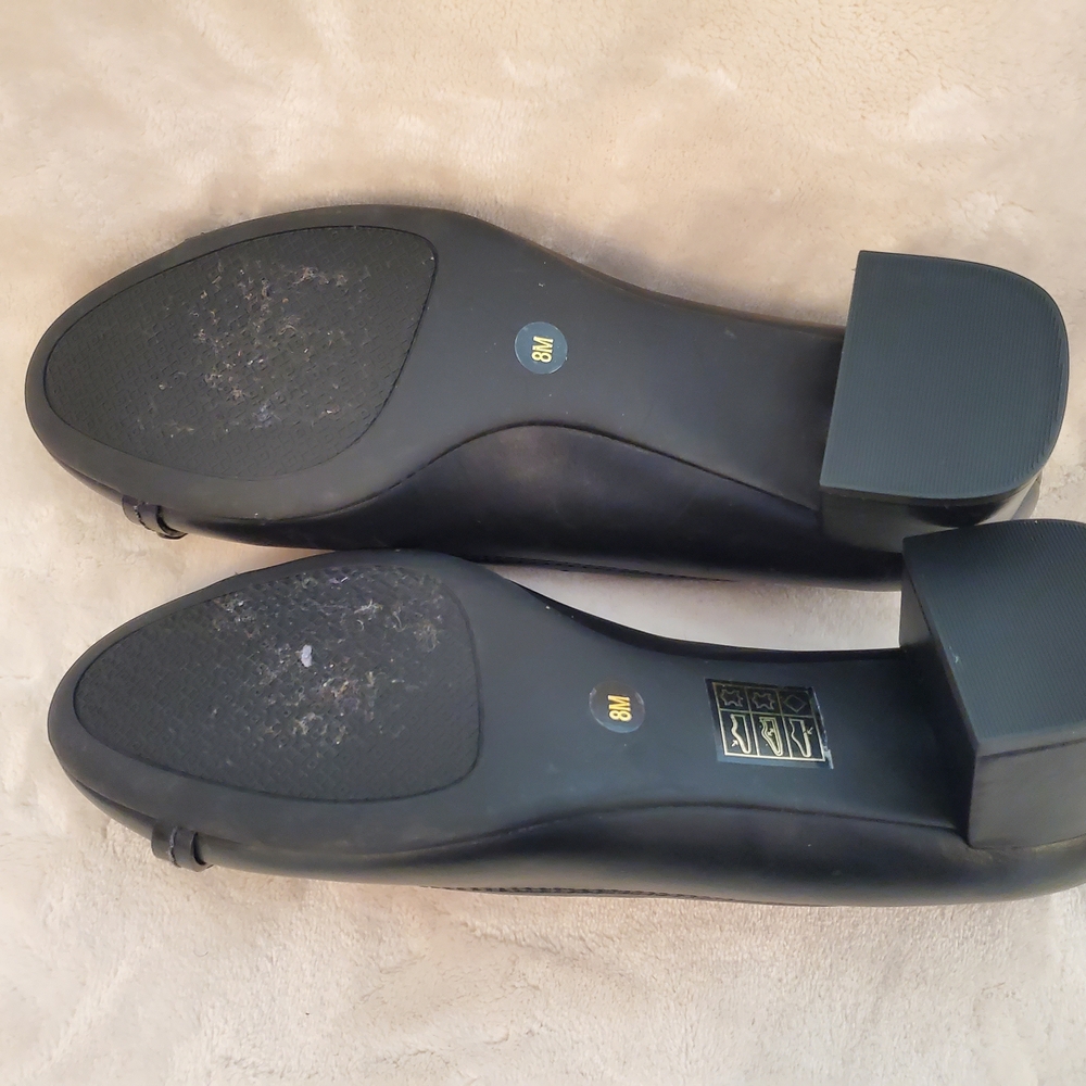 Tory Burch Leather Block Heel Pumps with Logo Cutout - Picture 5 of 7